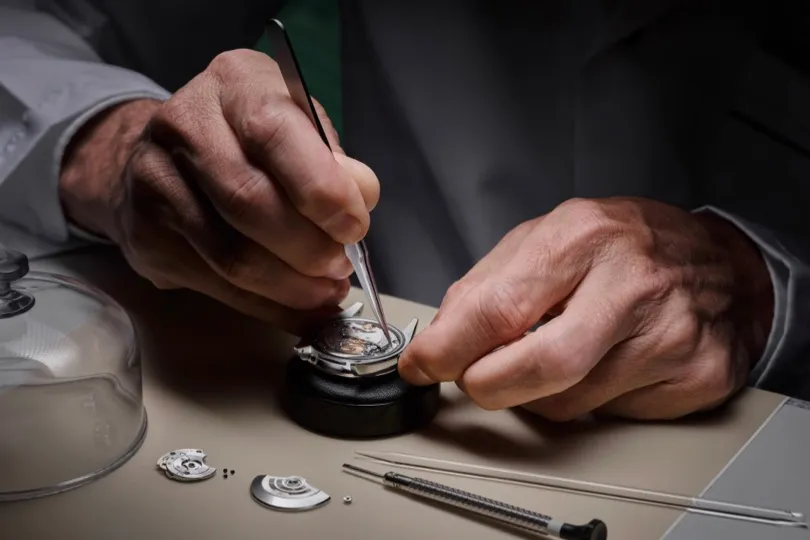 discover-rolex-servicing-2-sav1910dh_005c-landscape.webp